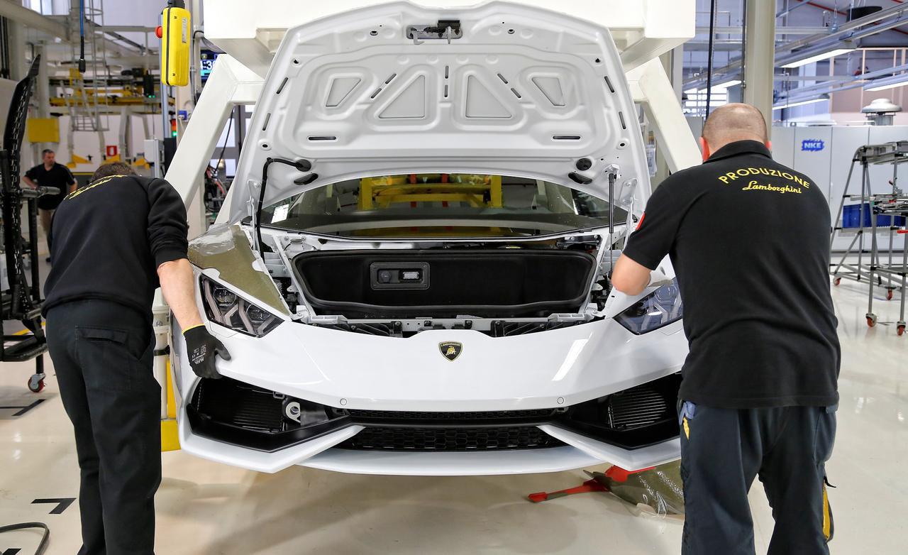 Huracan production line 17