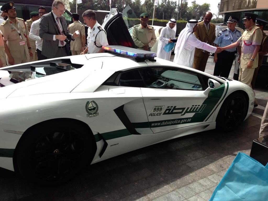 Dubai police aventador 1
