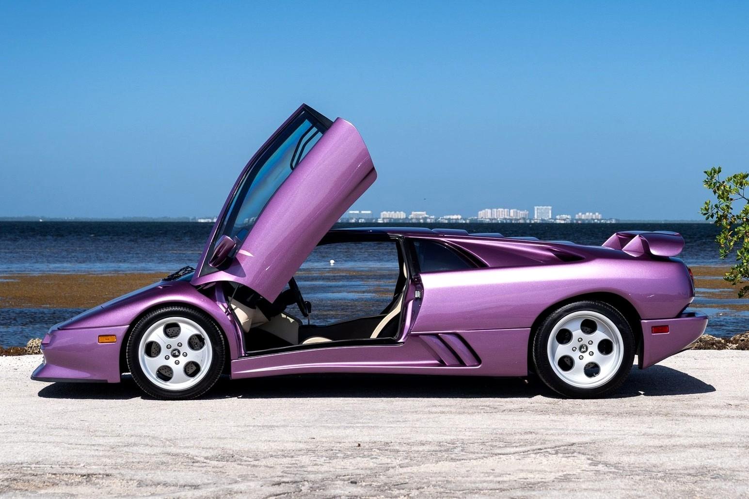 Notable lamborghini with gated manual transmissions