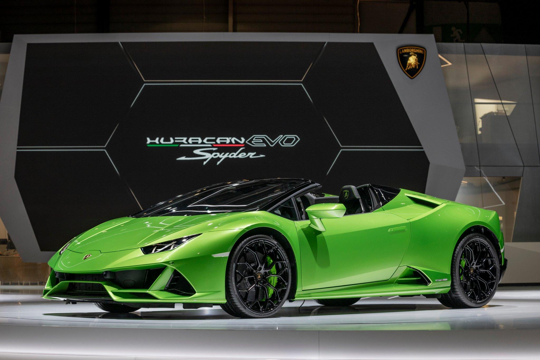 One of the six huracan variants