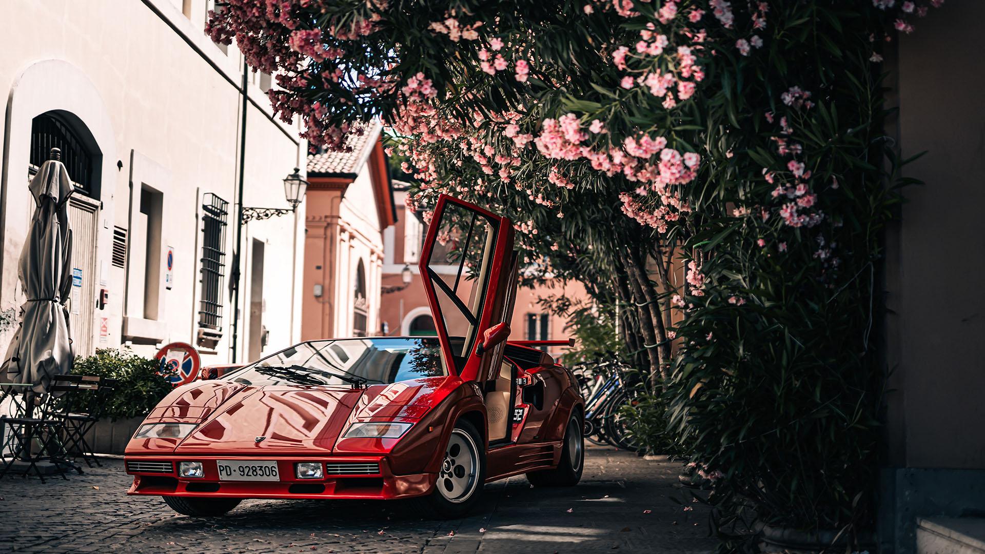 Countach and lm002 v12 12