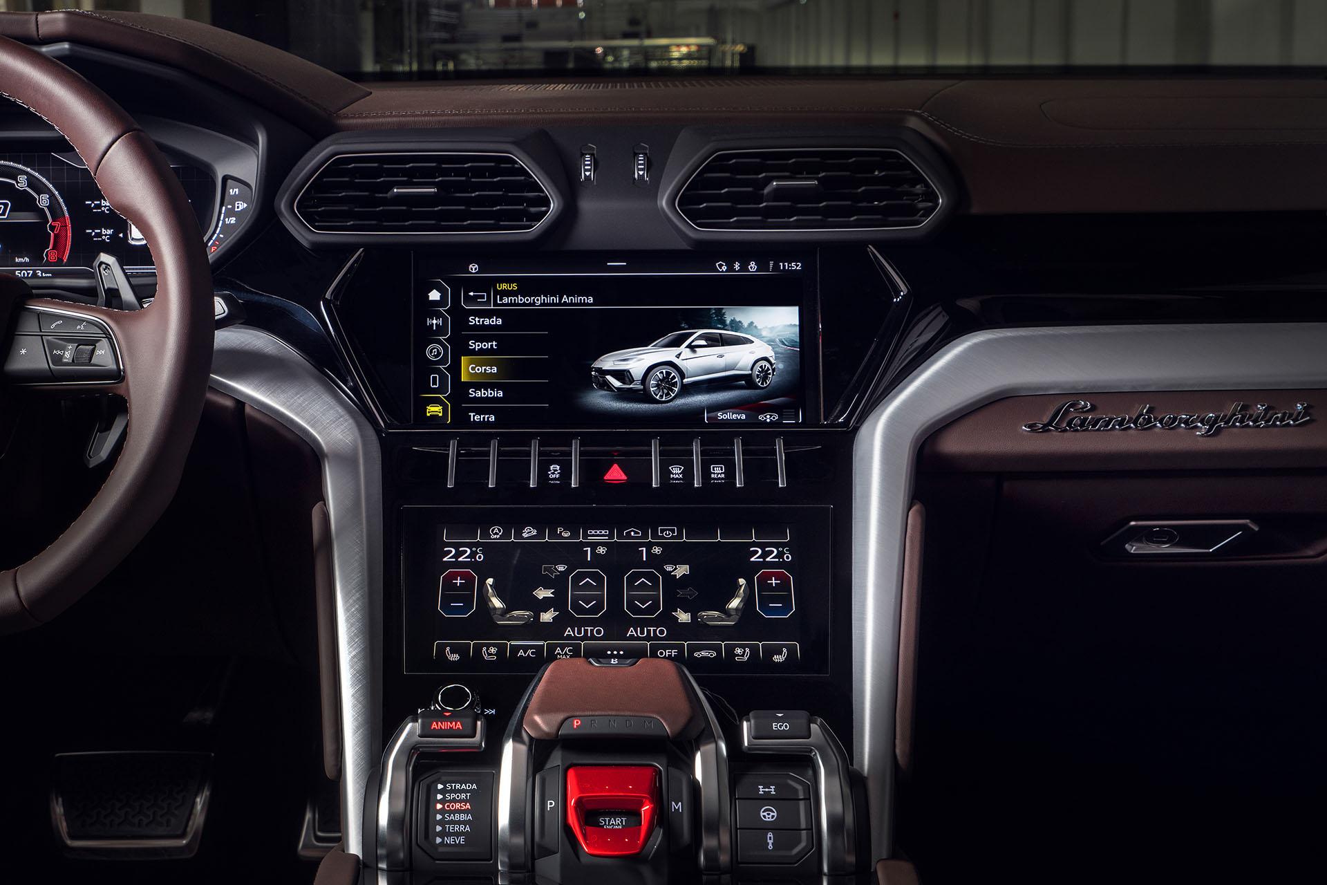 Lamborghini urus vs. Audi rs q8 interior