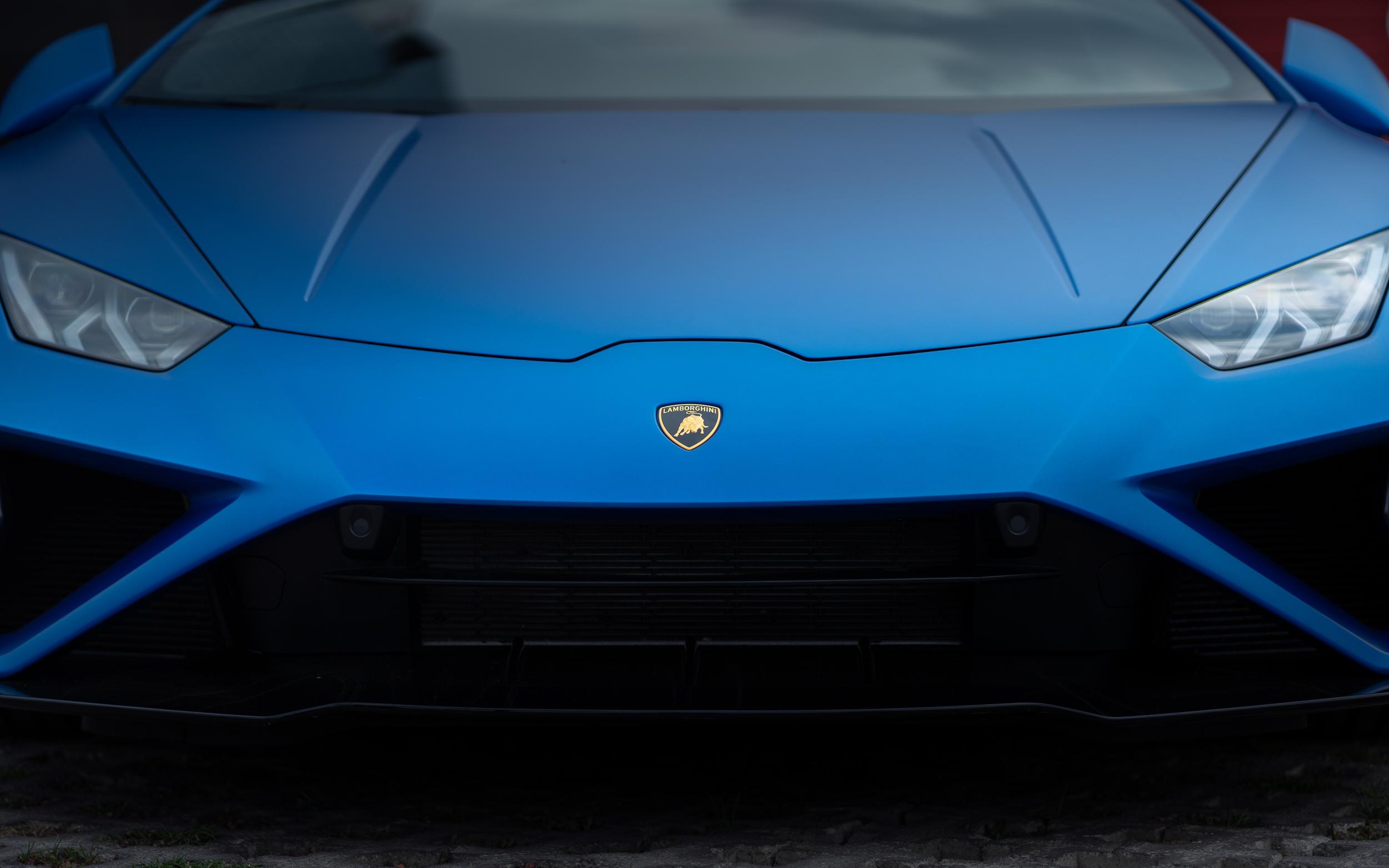 How much does it cost to lease a lamborghini?