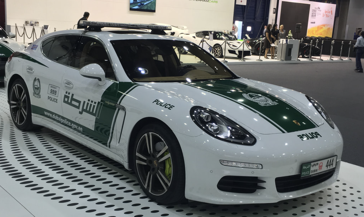 Porsche panamera s e hybrid dubai police car