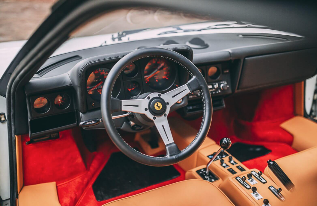 Ferrari bb 512 interior