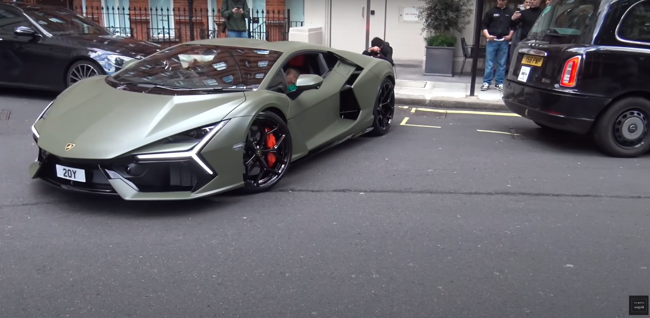 Lamborghini Revuelto London Arrival